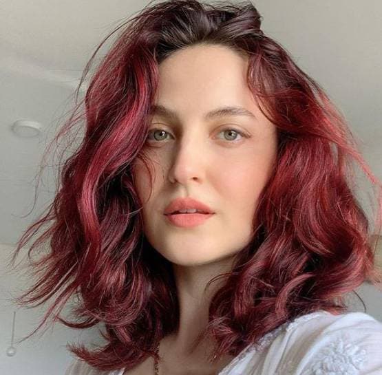 लॉकडाउन में एली ने लिया बीटरूट स्पा, मेड बोली- एलियन लग रही हो