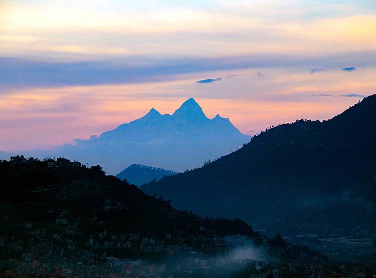 लॉकडाउन का कमाल, वर्षों बाद काठमांडू से दिखा माउंट एवरेस्ट!