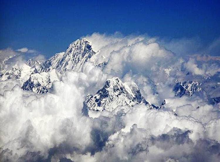 चीन ने फिर नाप डाला माउंट एवरेस्ट, ऊंचाई 4 मीटर कम होने का दावा!