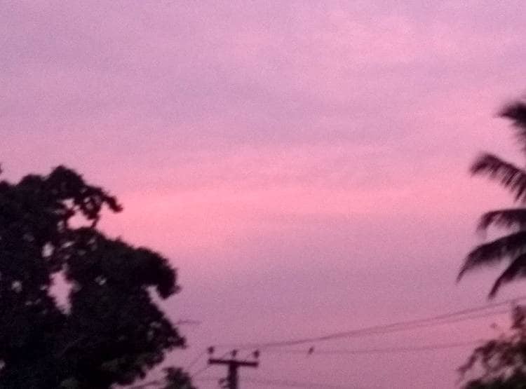 सदी के सबसे बड़े तूफान के बाद इस शहर में आसमान ने बदला रंग, हुआ गुलाबी