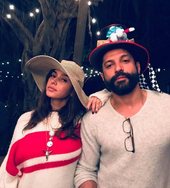 फरहान-शिबानी का जैम सेशन, कपल ने साथ में गाया हॉलीवुड सॉन्ग