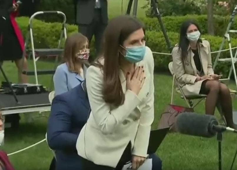 महिला रिपोर्टर ने पूछा ऐसा सवाल, भड़के ट्रंप छोड़ गए प्रेस कॉन्फ्रेंस