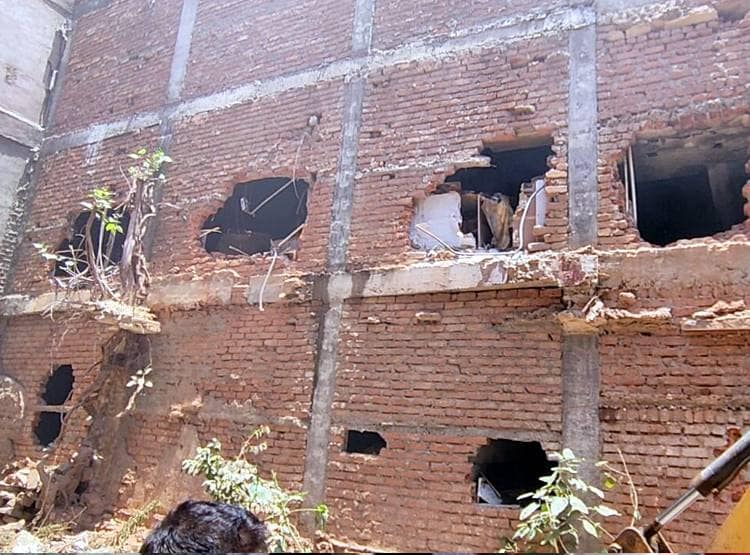 3 मंजिला मकान में लगी आग तो मासूमों की चीख से दहला इलाका, जिंदा जले सात