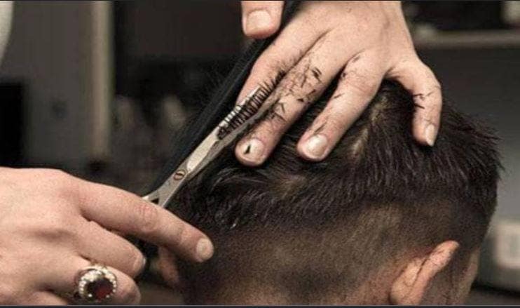 US: लॉकडाउन के बाद खुला सैलून, कुछ घंटों में लखपति बनी मालकिन