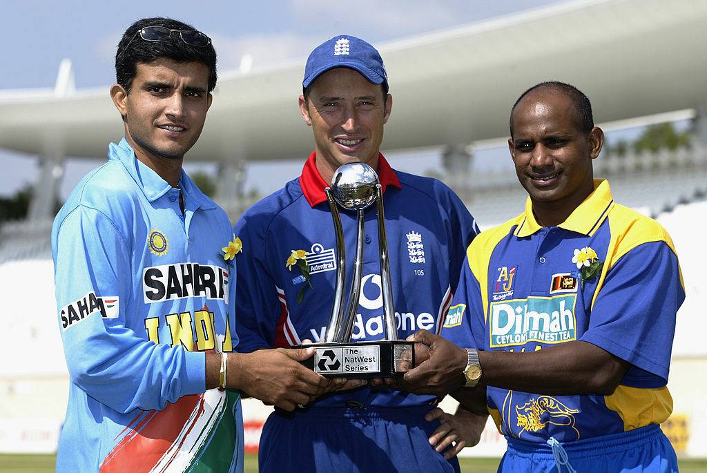 गांगुली ने इंस्टाग्राम पर शेयर किया डेब्यू का फोटो, भज्जी बोले- टाइगर