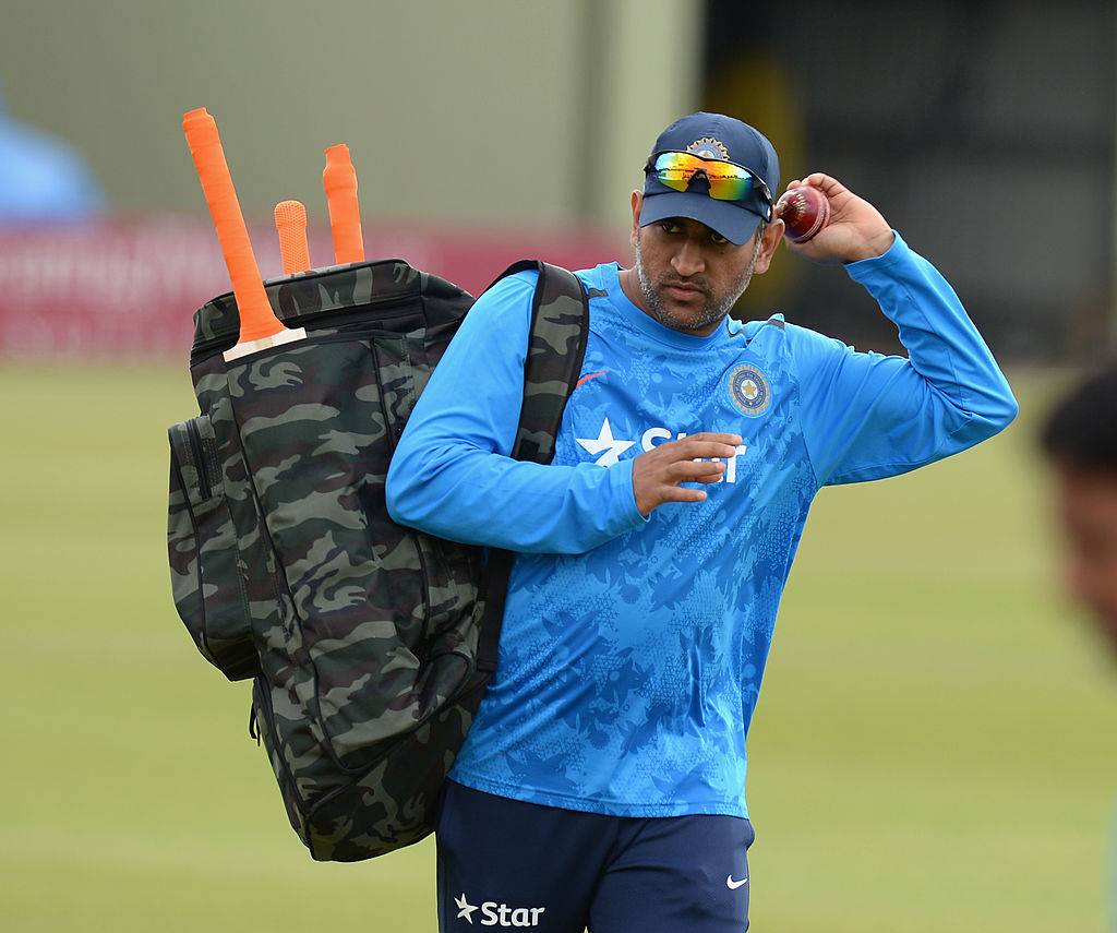 रैना ने रोहित से कहा- धोनी की बैटिंग ने किया हैरान, खेल सकते हैं वर्ल्ड कप