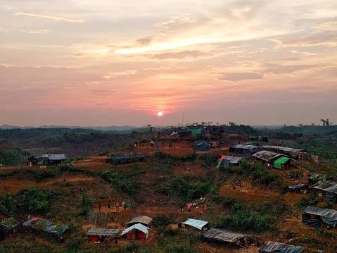 रोहिंग्या के सबसे बड़े रिफ्यूजी कैंप में पहुंचा कोरोना, 10 लाख की है आबादी