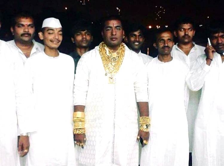 गोल्ड मैन के नाम से मशहूर सम्राट की मौत, पहनते थे करोड़ों का सोना