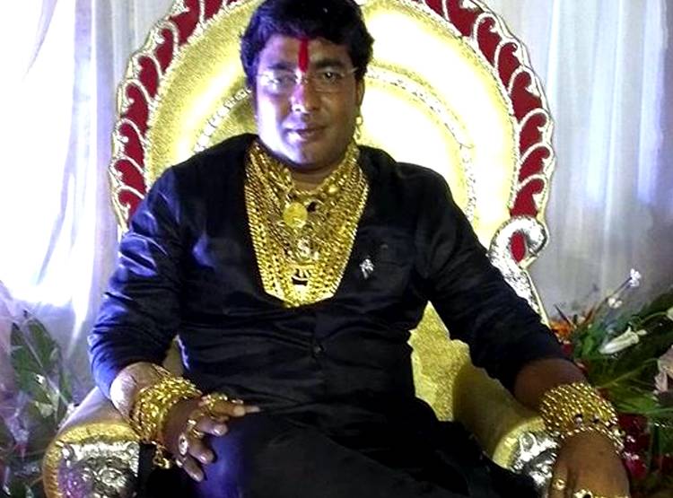 गोल्ड मैन के नाम से मशहूर सम्राट की मौत, पहनते थे करोड़ों का सोना