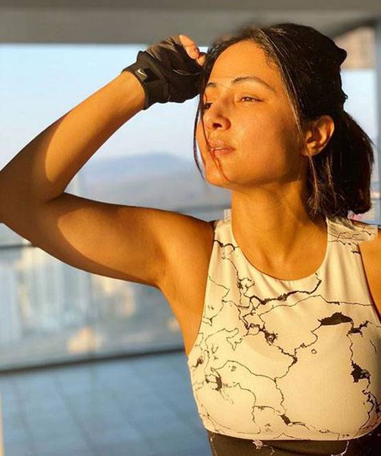 हिना खान ने बताया कैसा है उनका बॉडीटाइप, शेयर की ग्लैमरस फोटो