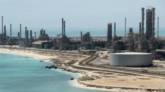 तेल को लेकर तकरार, अचानक अमेरिका ने सऊदी अरब की सुरक्षा घटाई