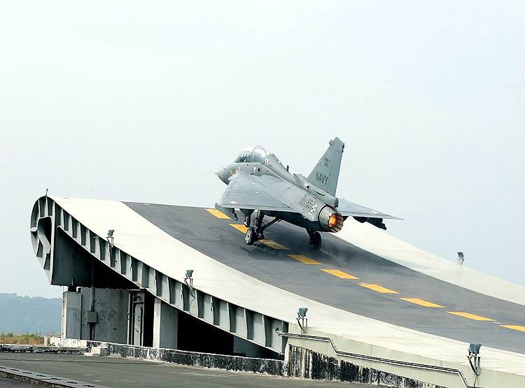 चीन के छक्के छुड़ाएगा स्वदेशी तेजस, इजरायल की इस मिसाइल से है लैस