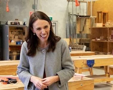 पार्टनर के साथ कैफे पहुंचीं इस देश की प्रधानमंत्री, लेकिन नहीं मिली एंट्री