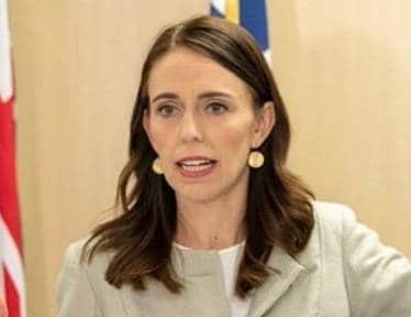 पार्टनर के साथ कैफे पहुंचीं इस देश की प्रधानमंत्री, लेकिन नहीं मिली एंट्री