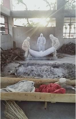 कोरोना से मरने वाले 64 लोगों का किया अंतिम संस्कार, दो माह से नहीं देखा घर