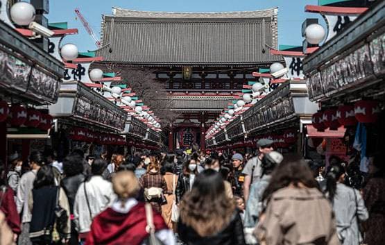 अपने यहां घूमने के लिए यह खूबसूरत देश टूरिस्ट्स को देगा रुपये