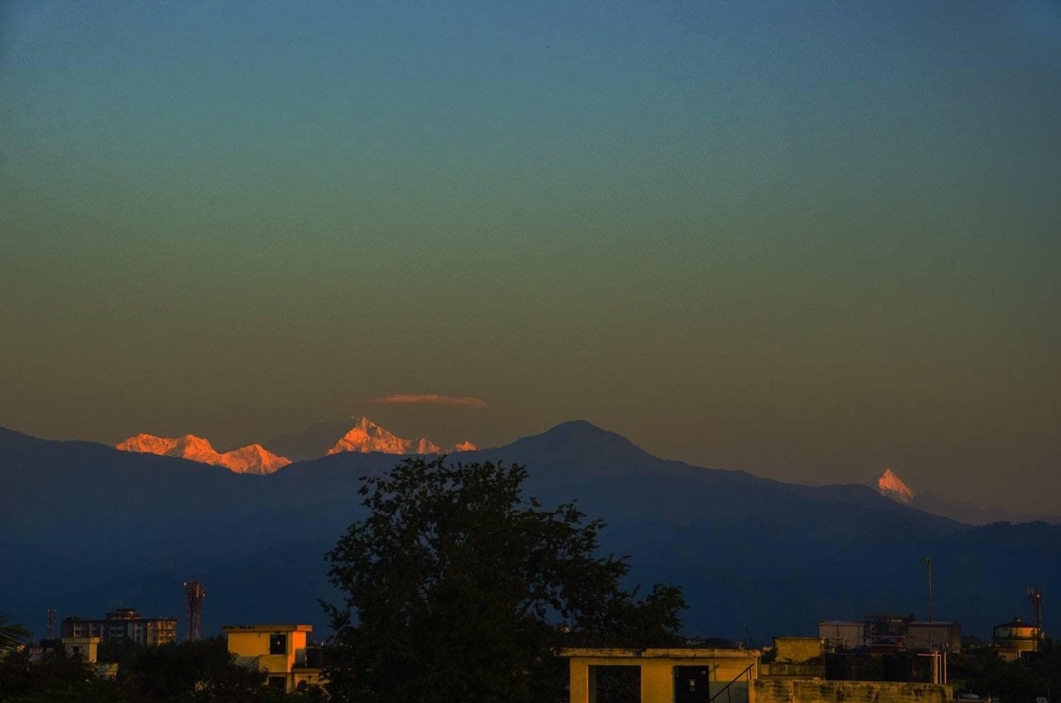 लॉकडाउन: बंगाल के इस शहर से दिखी दुनिया की तीसरी सबसे ऊंची पर्वत चोटी