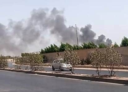 लैंडिंग से एक मिनट पहले इंजन हुआ फेल और गलियों में जा गिरा विमान