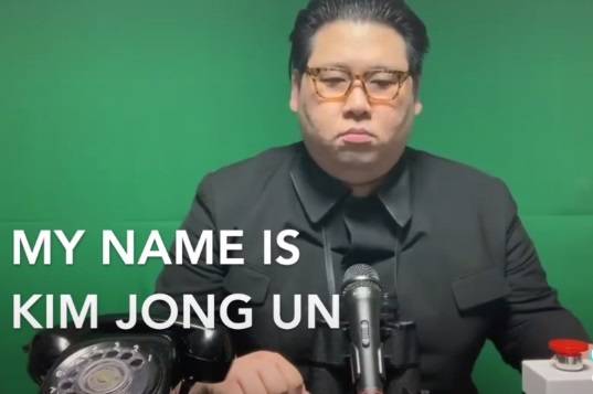 टिक-टॉक पर भी है एक किम जोंग, बात-बात पर दबाता है लाल बटन