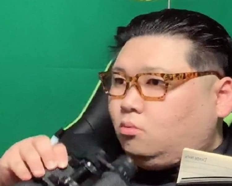 टिक-टॉक पर भी है एक किम जोंग, बात-बात पर दबाता है लाल बटन