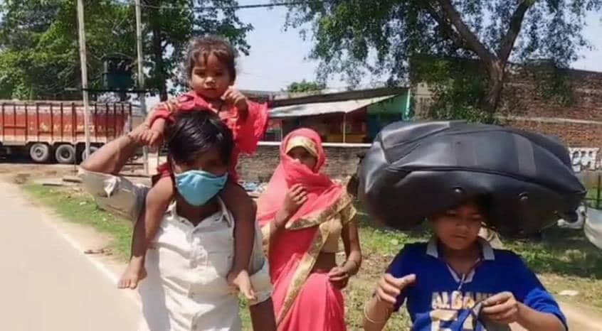 ठेले पर बैठकर पंजाब से 1100  किमी दूर श्रावस्ती पहुंचा 14 लोगों का परिवार
