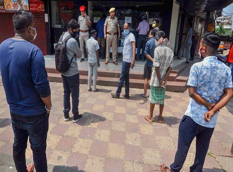 शराब की बिक्री पर अब रोक नहीं, लॉकडाउन में इन शर्तों के साथ खुलेंगी दुकानें