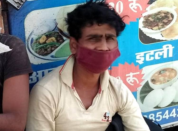 लॉकडाउन में घर पहुंचने का अनोखा तरीका, ऐसे कर रहे बॉर्डर क्रॉस