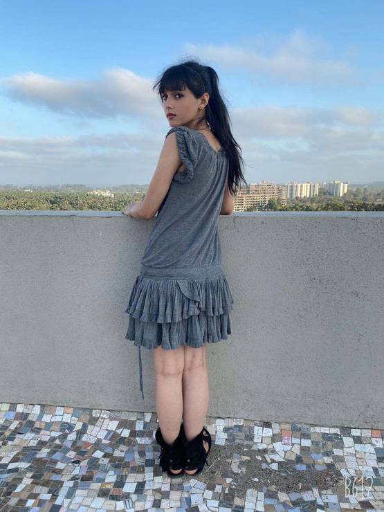 लॉकडाउन में टीवी की राधा ने लिया नया हेयरकट, बोलीं- याद आता है शूट‍िंग सेट