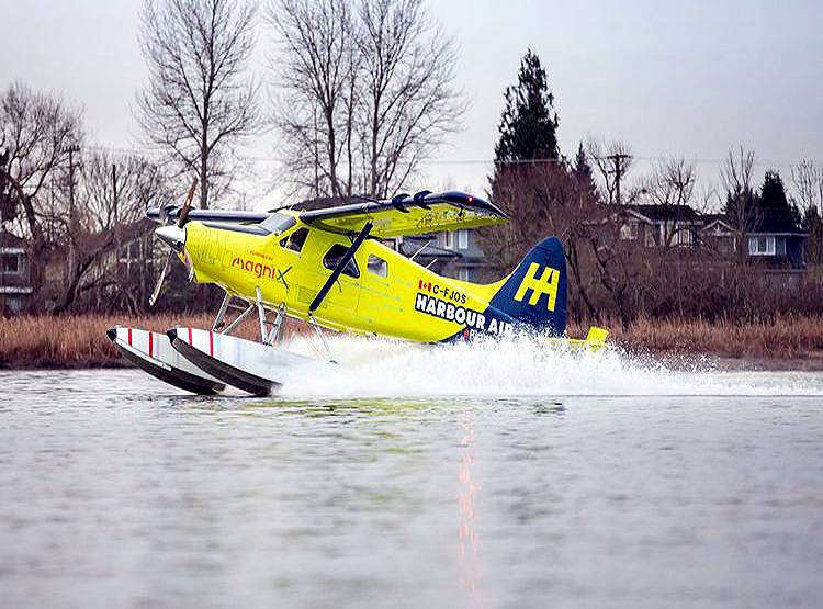 दुनिया के सबसे बड़े इलेक्ट्रिक प्लेन ने भरी पहली सफल उड़ान