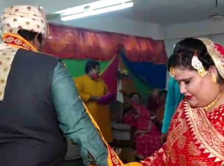 सास ने कराई विधवा बहू की शादी, बेटी की तरह किया विदा