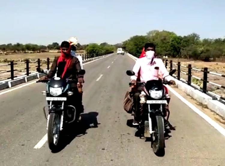 लॉकडाउन में शादी पर संकट, बाइक से ससुराल पहुंच गया दूल्हा