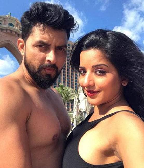 मोनालिसा ने शेयर की दुबई टूर की थ्रोबैक फोटोज, लिखा- हैलो वेकेशन, जल्दी वापस आओ