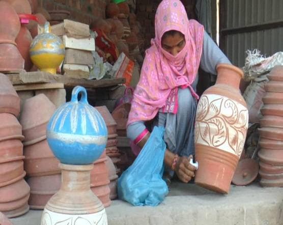 कोरोना काल में मिट्टी के बर्तन बनाने वालों की चांदी, ये है वजह