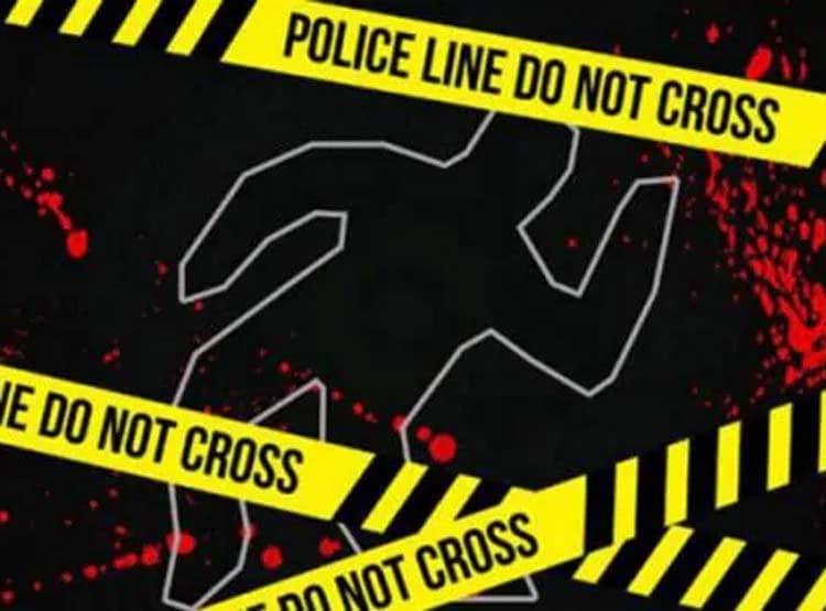 मजदूर को लूटकर भाग रहा था शख्स, लोगों ने पेड़ से बांधकर पीटा