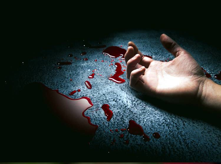 जेल से बेल लेकर आया रेप का आरोपी, लड़की के घर जाकर चाकू से वार, मां की मौत