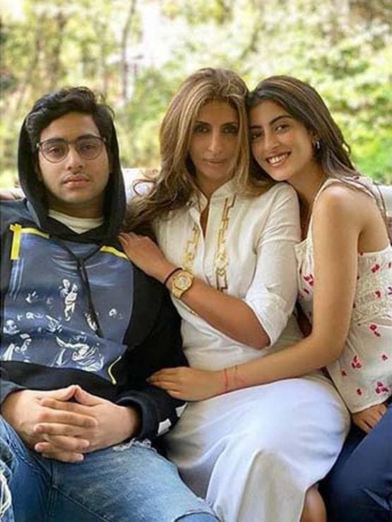 ग्रेजुएट हुईं अमिताभ की नातिन, बच्चन परिवार ने यूं मनाया जश्न