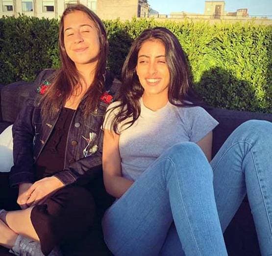 ग्रेजुएट हुईं अमिताभ की नातिन, बच्चन परिवार ने यूं मनाया जश्न