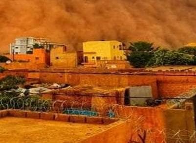 इस देश में अचानक लाल हो गया आसमान, लोग बोले- ये तो दुनिया का अंत है