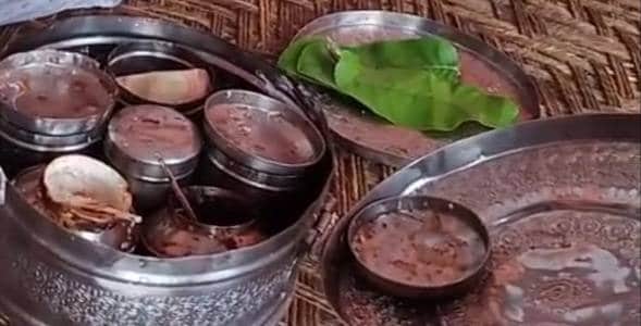 पान के पत्ते नहीं मिले तो अमरूद के पत्तों पर कत्था लगाकर खाने लगे शौकीन