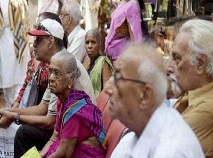 बुढ़ापे के लिए हर महीने 210 रुपये करें जमा, मिलेगी 5 हजार की पेंशन