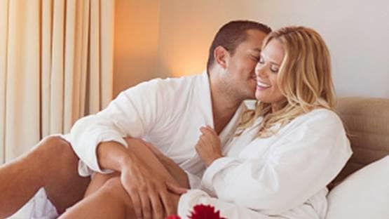 ठीक होने के बाद भी सेक्स से फैल सकता है कोरोना, जानें- क्या बरतें एहतियात