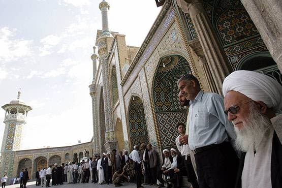 कोरोना के बीच ईरान का फैसला- रमजान की वजह से खुलेंगी सभी मस्जिदें