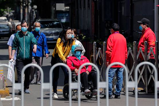 चीन: रहस्यमय तरीके से फैल रहा कोरोना, 2 शहर वुहान स्टाइल में बंद, 10 करोड़ आबादी पर खतरा