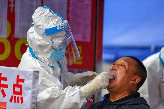 चीन: रहस्यमय तरीके से फैल रहा कोरोना, 2 शहर वुहान स्टाइल में बंद, 10 करोड़ आबादी पर खतरा