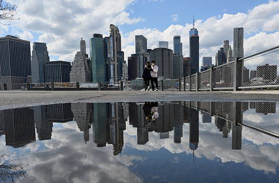 कोरोना से मरने लगे हजारों लोग तो इस शहर से भाग निकले अमीर