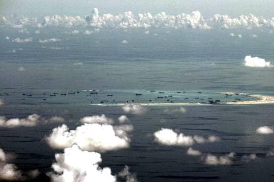 कोरोना महामारी के बीच अमेरिका ने क्यों चीन की ओर भेजे 3 युद्धपोत?