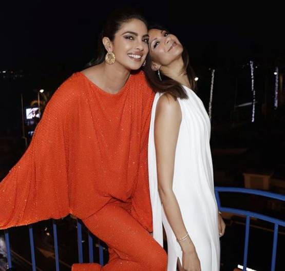 प्रियंका की जिंदगी में खास मायने रखती हैं ये, बर्थडे पर शेयर की फोटोज