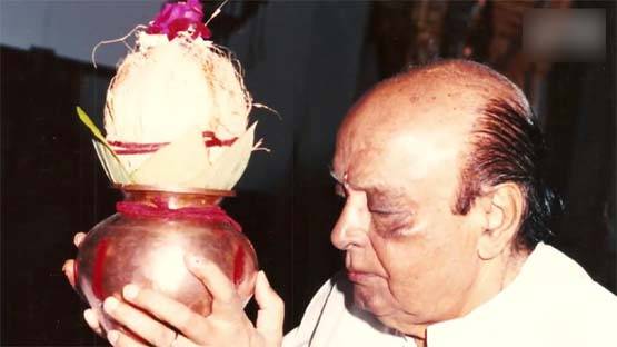 रामायण: रामानंद सागर ने कौवे के आगे जोड़े हाथ, कहा- संकट में हूं, शूट करवा दो