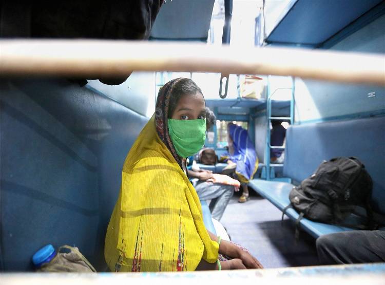 लॉकडाउन: मजदूरों को क्या देना होगा किराया? रेलवे ने कही ये बात