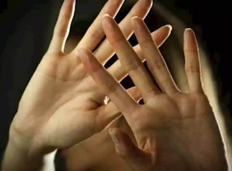 ऑनलाइन क्लासेज के ग्रुप से निकाला नंबर, छात्रा को भेजे अश्लील मैसेज